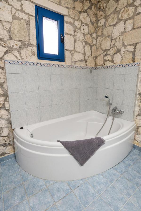 Stone House In Olive Grove - Former Denis Stone Villa Trapezaki  Exterior foto